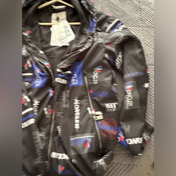 Moncler Rain coat - Picture 4 of 7